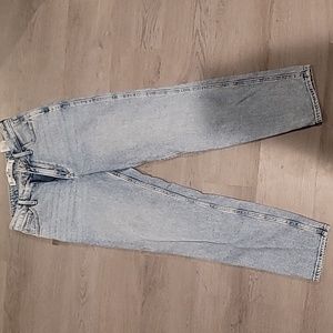 Hollister High-rise mom jeans